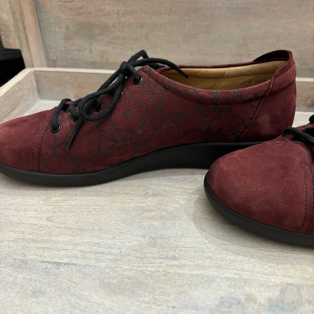 Hotter Dew lace-up shoes maroon print nubuck leather suade feeling sz‎ 8